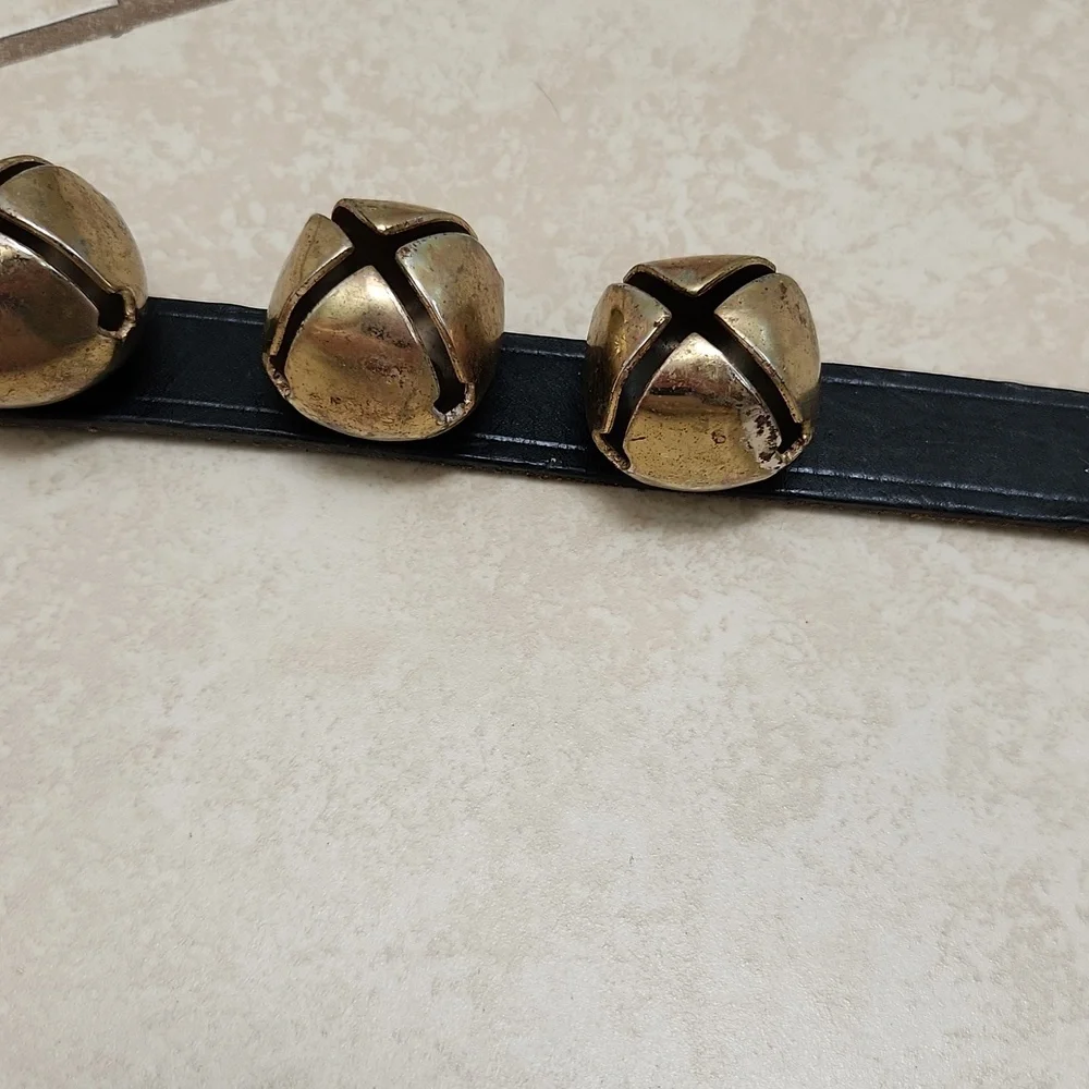 Weathered Brass Sleigh Bells - Picture 5 of 6